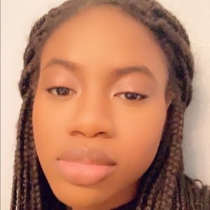 Meet your Posher, Aisha